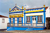 Azzorre, Isola Terceira - Imperio de Sao Bartolomeu de Regatos. Angra do Heroismo. I vivaci Imperios sono cappellette per la raccolta di offerte da devolvere ai poveri nel giorno dello Spirito Santo. 